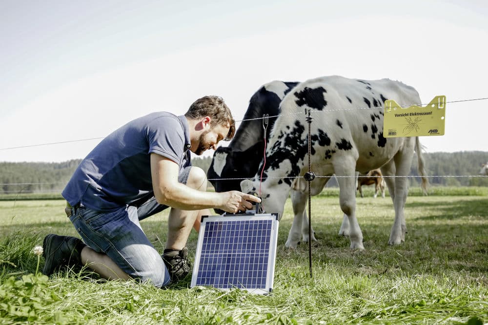 Solární zdroj ohradníku SunPower S1500 AKO (372951)