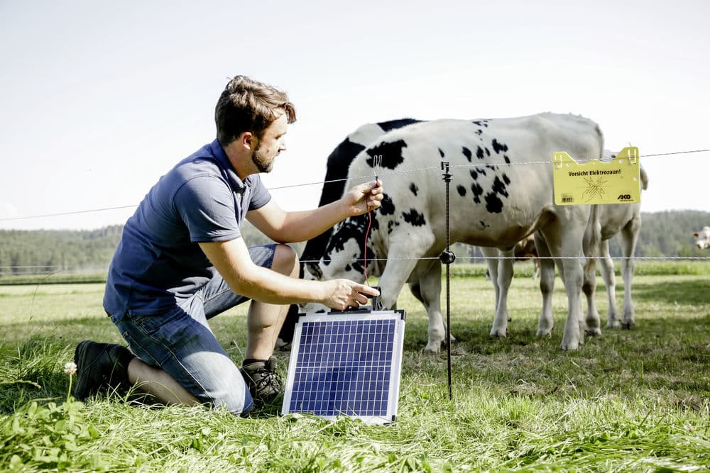 Solární zdroj ohradníku SunPower S1500 AKO (372951)
